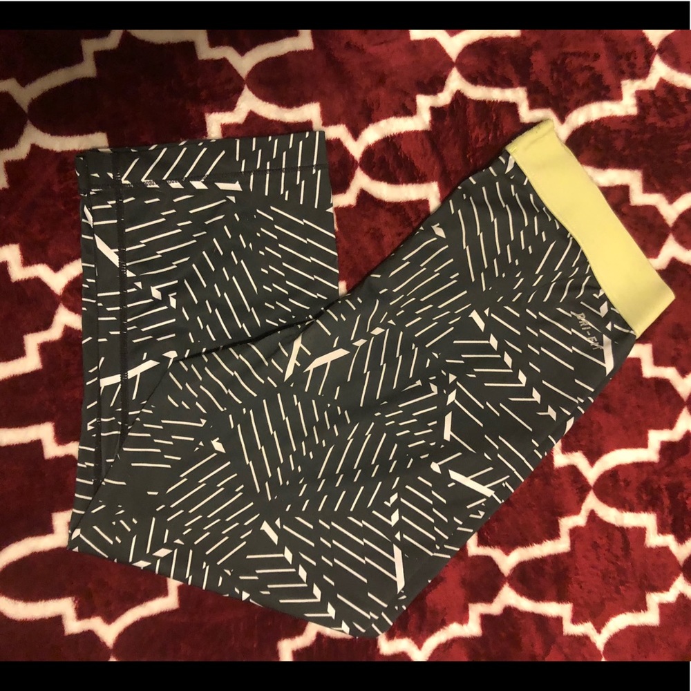 Nike cropped leggings